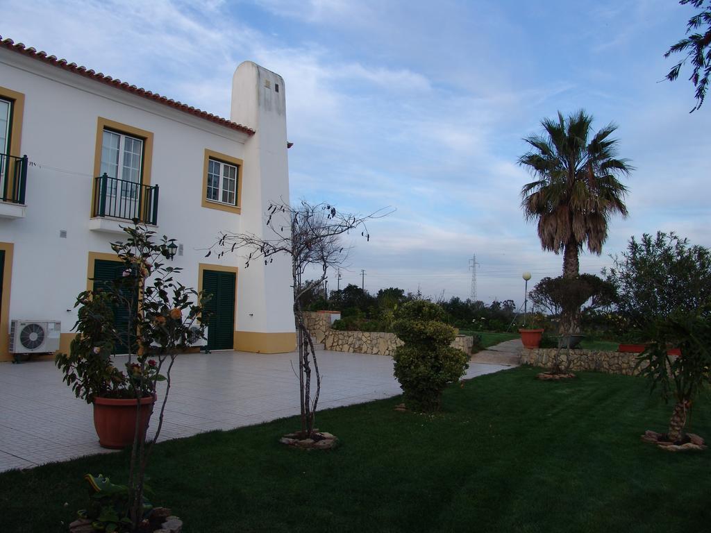 A Deolinda Guest House Santiago do Cacem Bagian luar foto