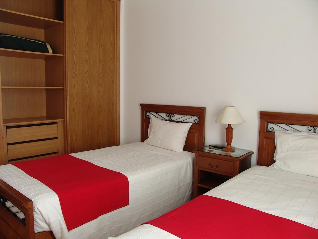 A Deolinda Guest House Santiago do Cacem Ruang foto