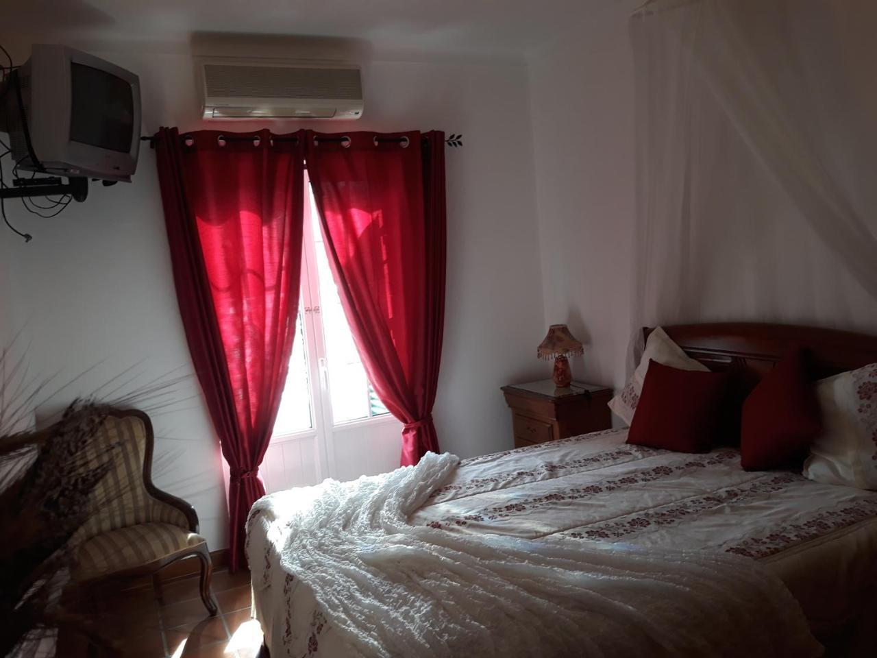 A Deolinda Guest House Santiago do Cacem Bagian luar foto